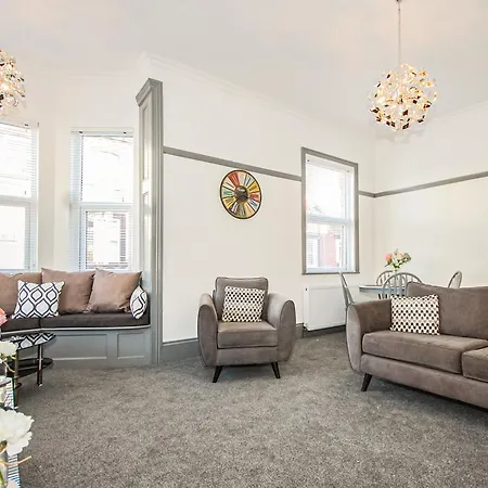 Salty Towers * Saltburn-by-the-Sea