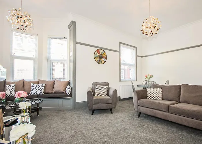 Salty Towers * Saltburn-by-the-Sea